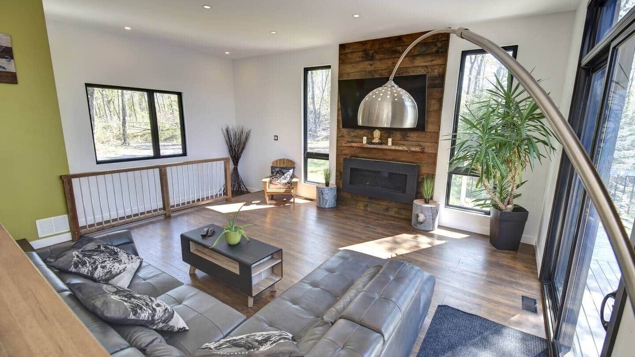 Photo of Livingroom in Chertsey