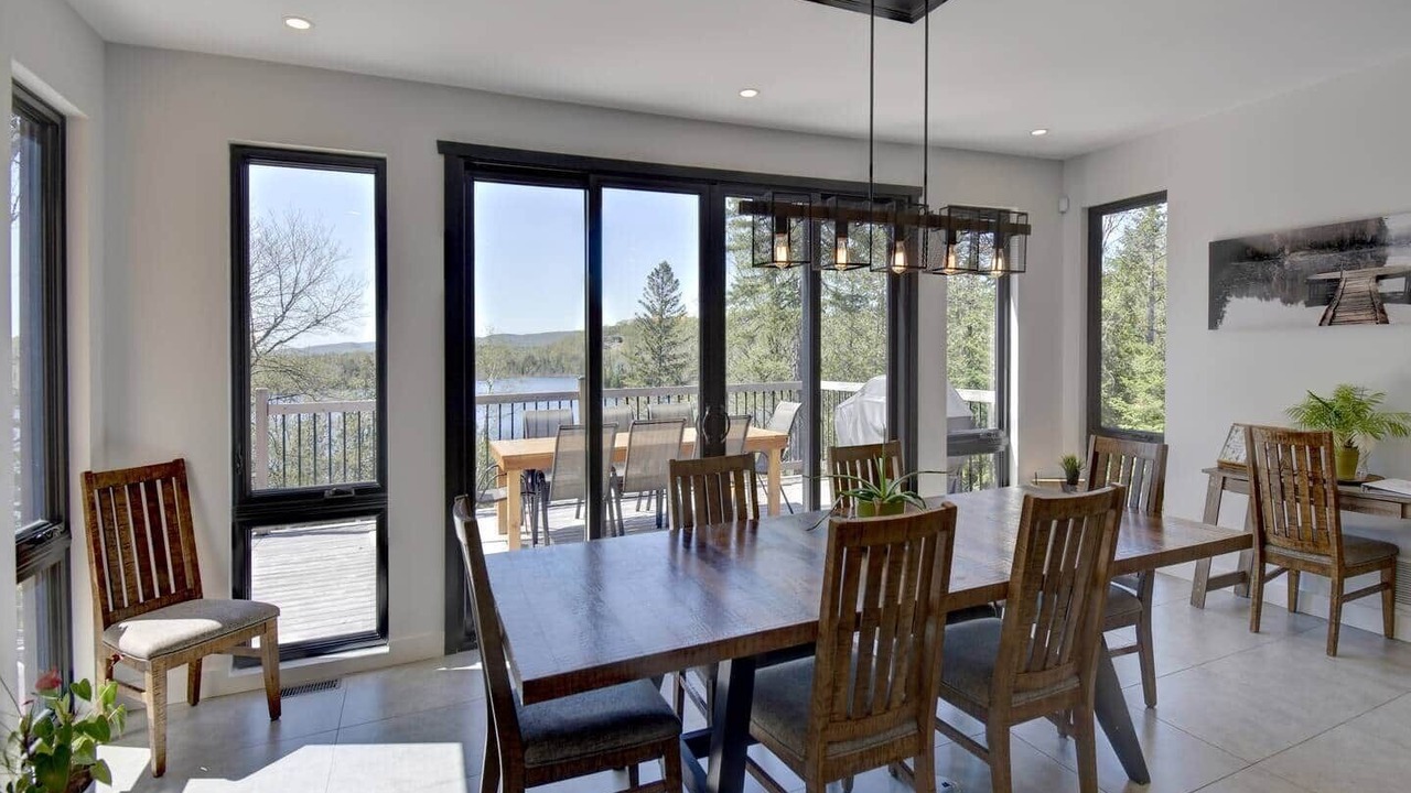 Photo of Livingroom in Chertsey