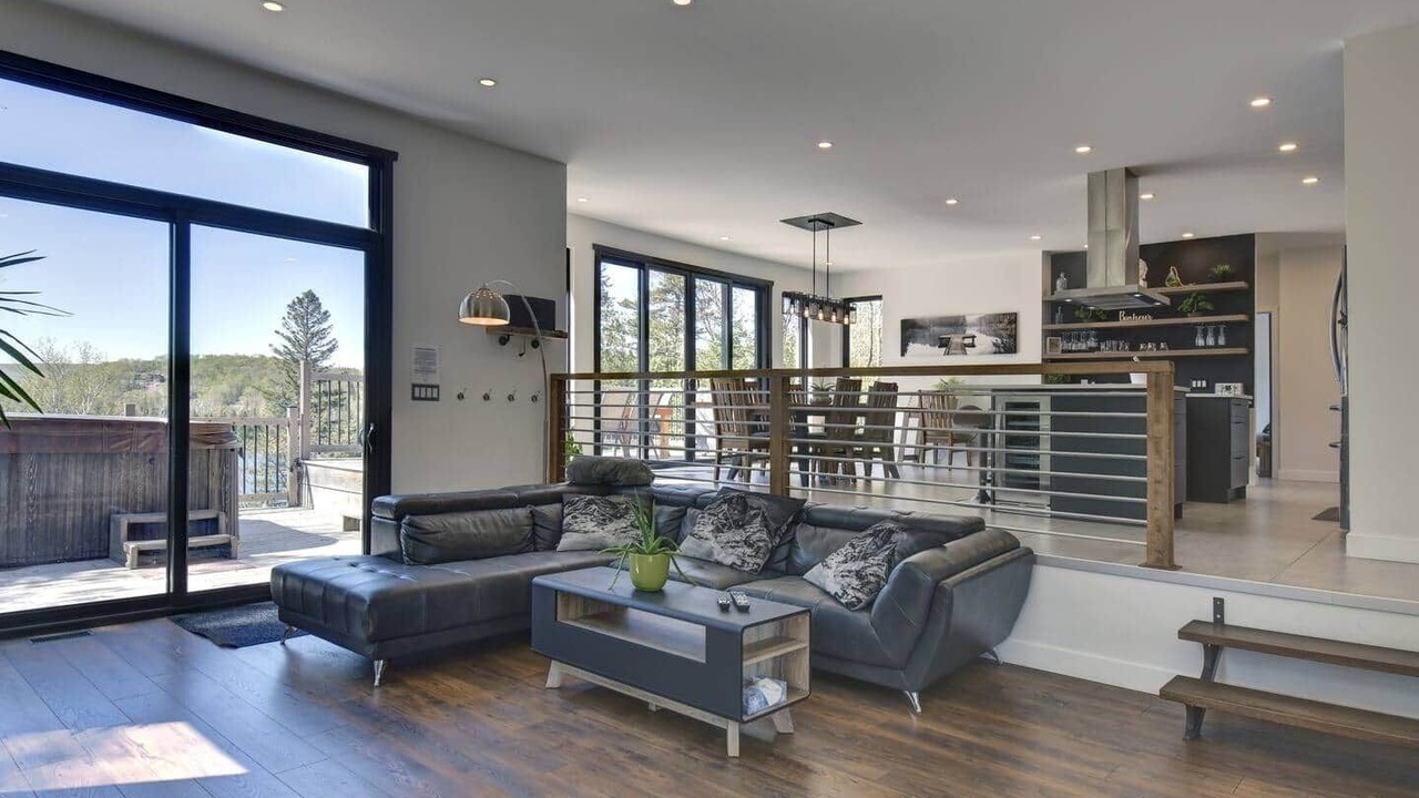 Photo of Livingroom in Chertsey