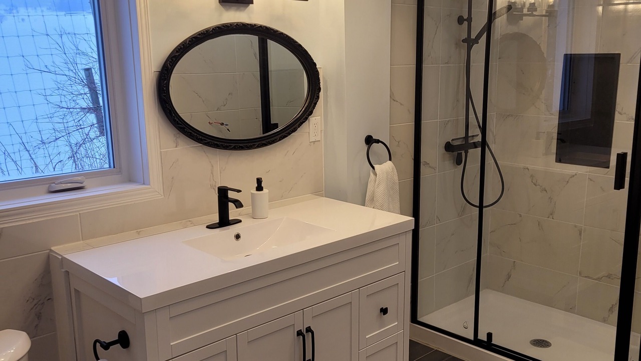 Photo of Bathroom in Saint-Jean-de-Brebeuf