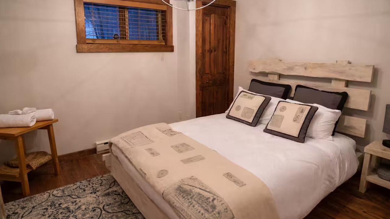 Photo of Bedroom in Les Pays-d'en-Haut Regional County Municipality