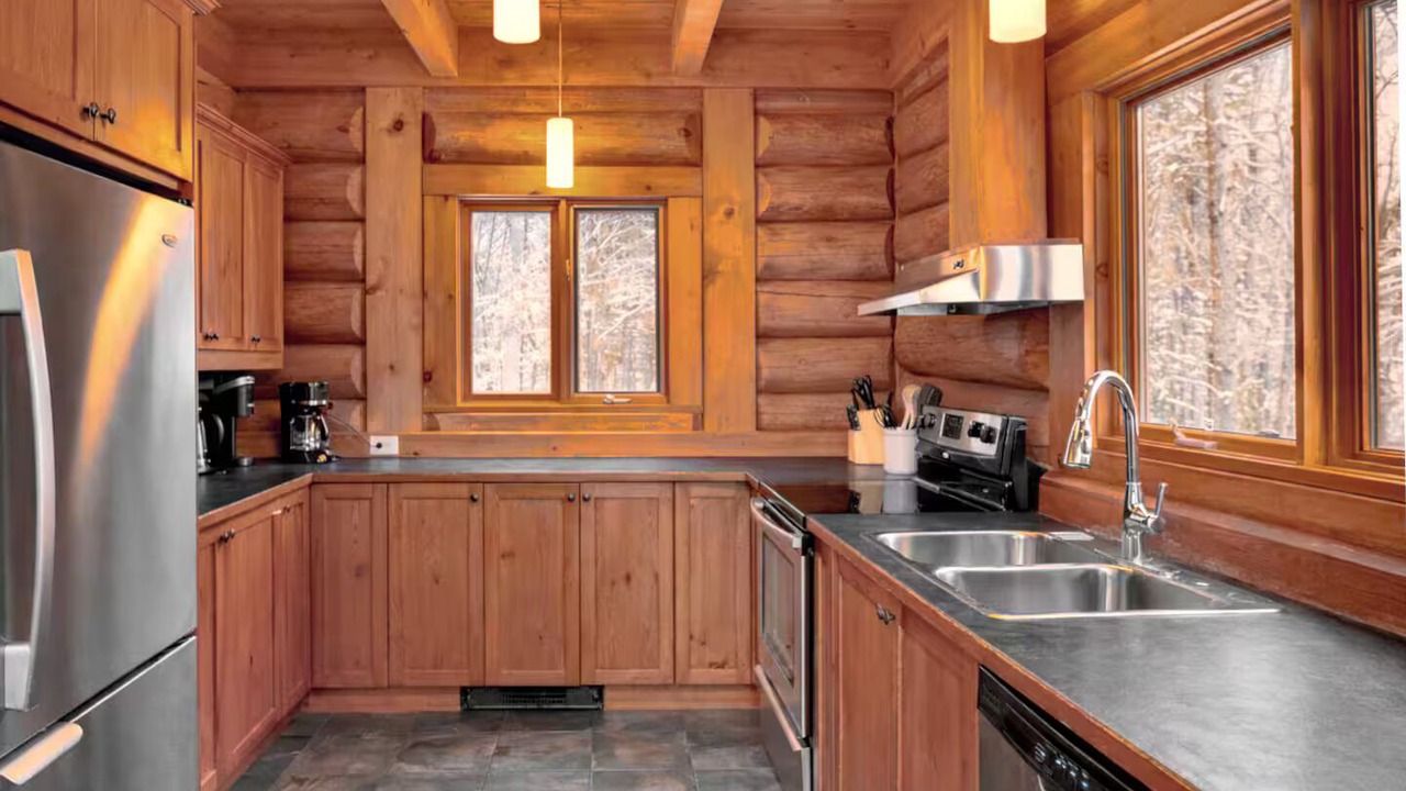 Photo of Kitchen in Les Pays-d'en-Haut Regional County Municipality