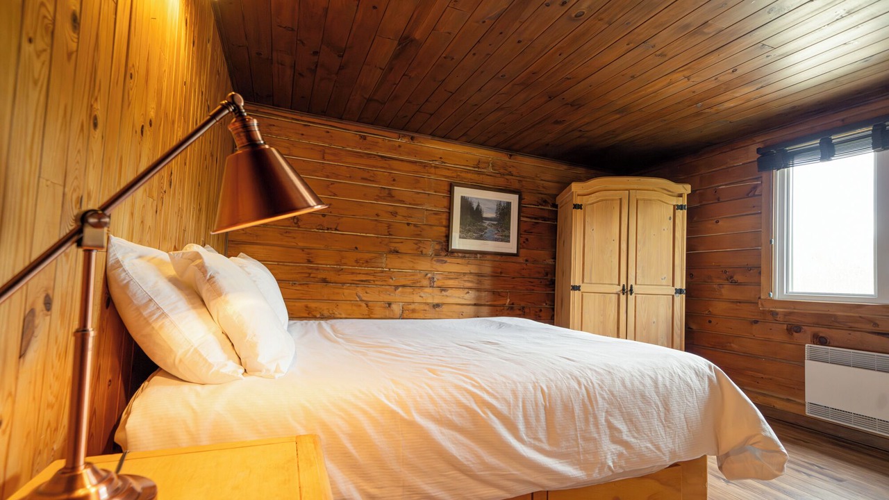 Photo of Bedroom in Sept-Iles