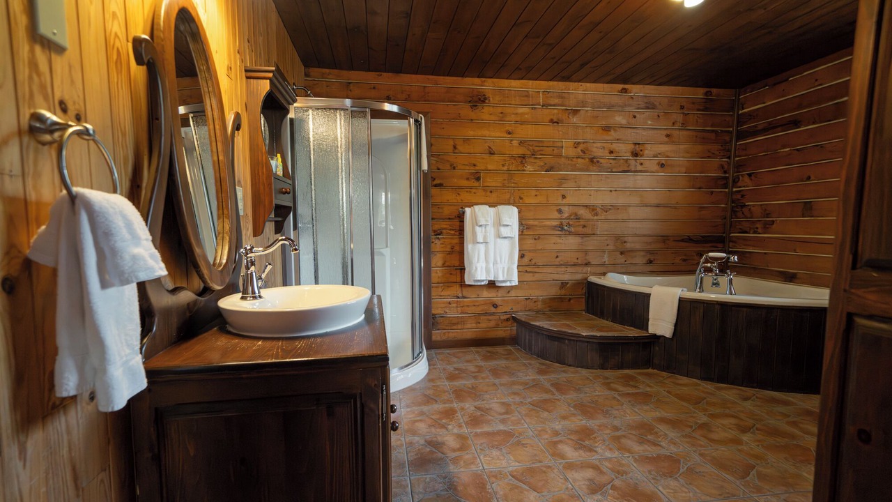 Photo of Bathroom in Sept-Iles