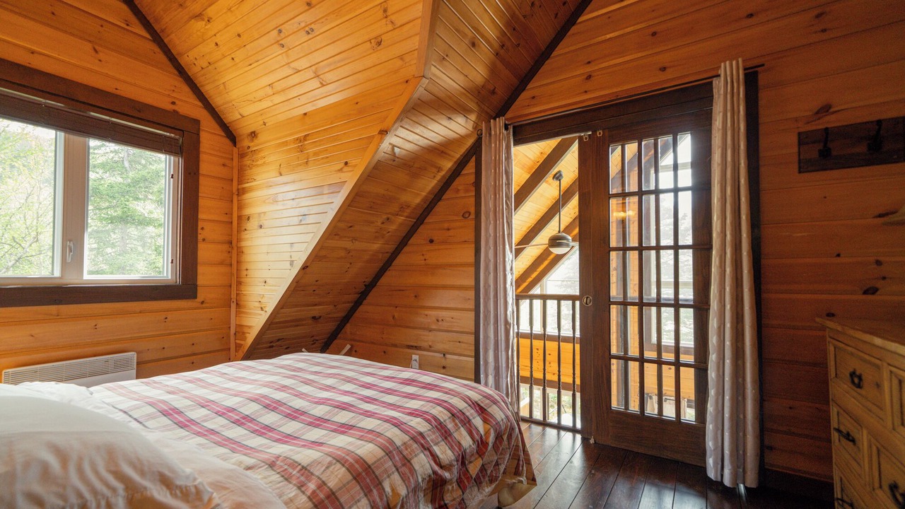 Photo of Bedroom in Sept-Iles