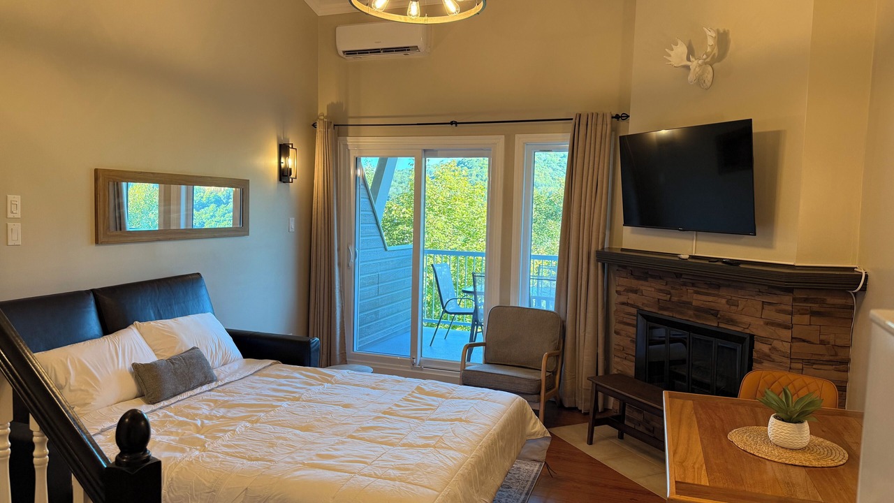 Photo of Bedroom in Mont-Tremblant Village