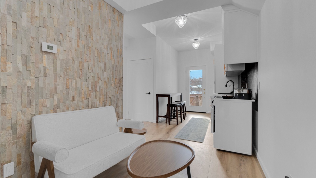 Photo of Livingroom in Earlscourt