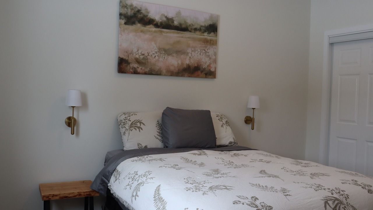 Photo of Bedroom in Division No. 7