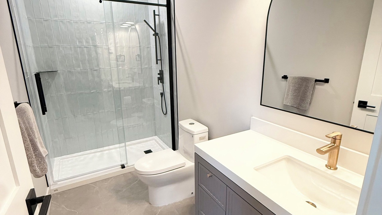 Photo of Bathroom in Saanich East