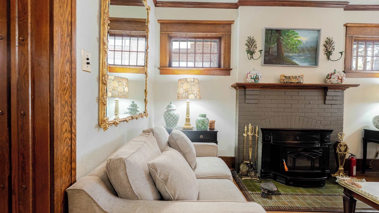 Photo of Livingroom in Moose Jaw