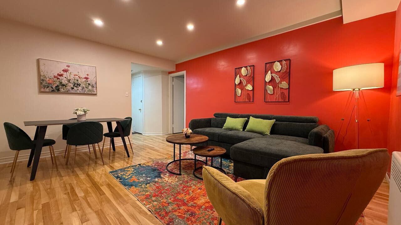 Photo of Livingroom in Cote-Des-Neiges—Notre-Dame-De-Grace