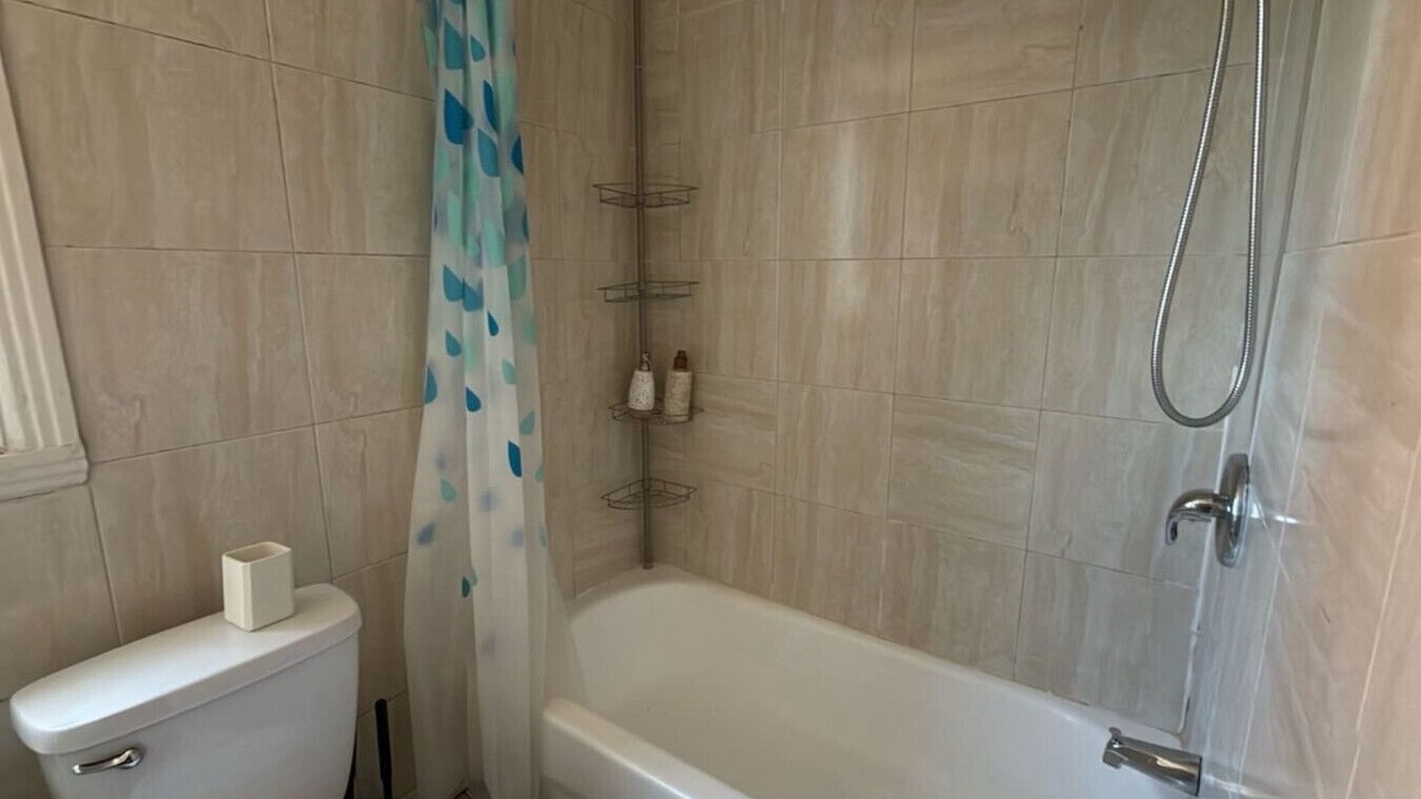Photo of Bathroom in Cote-Des-Neiges—Notre-Dame-De-Grace