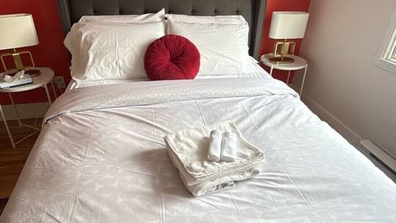 Photo of Bedroom in Cote-Des-Neiges—Notre-Dame-De-Grace