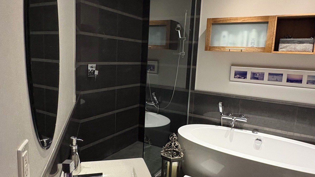 Photo of Bathroom in Vieux-Quebec-Cap-Blanc-colline Parlementaire