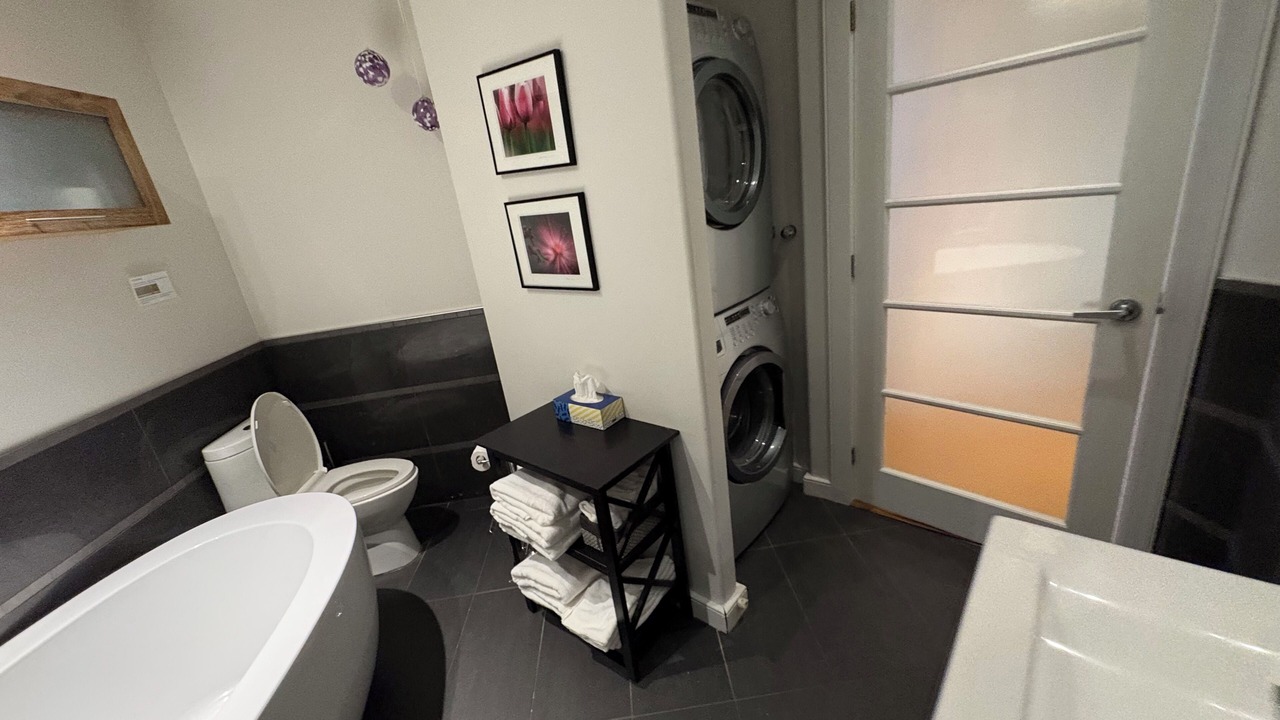 Photo of Bathroom in Vieux-Quebec-Cap-Blanc-colline Parlementaire