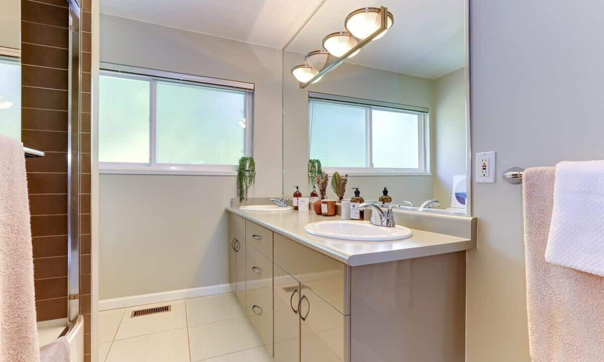 Photo of Bathroom in West Vancouver
