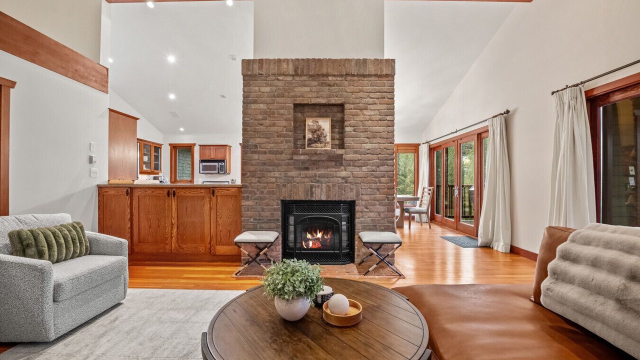 Photo of Livingroom in East Kootenay