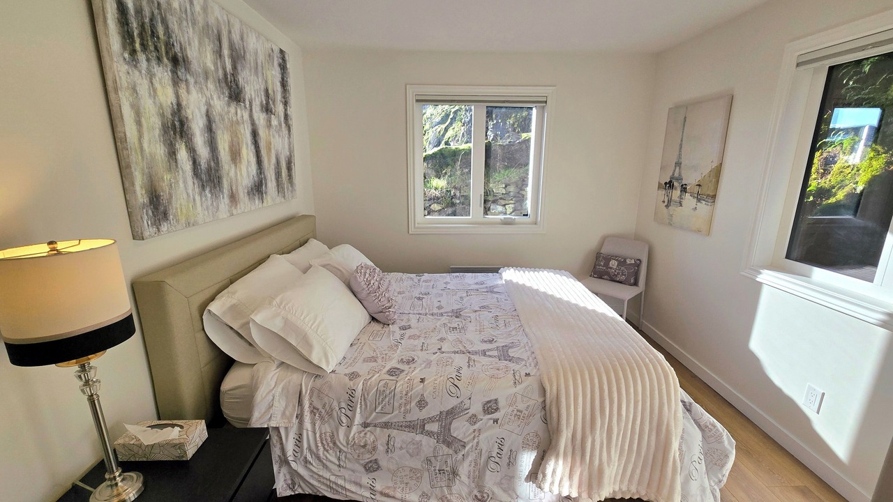 Photo of Bedroom in Colwood