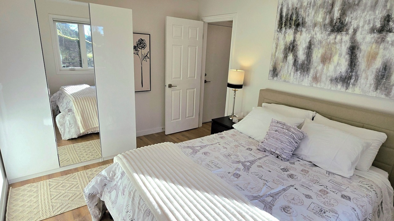 Photo of Bedroom in Colwood