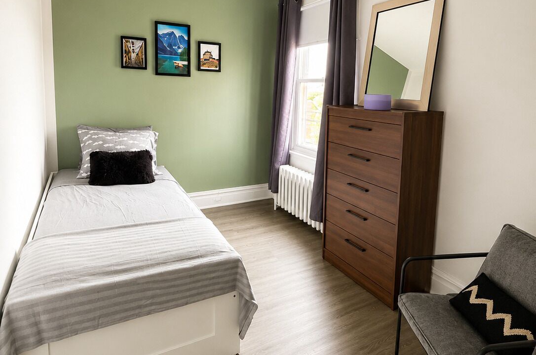 Photo of Bedroom in Desjardins