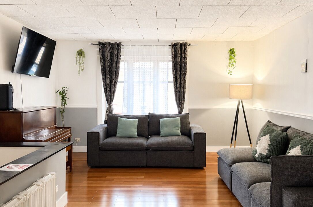 Photo of Livingroom in Desjardins
