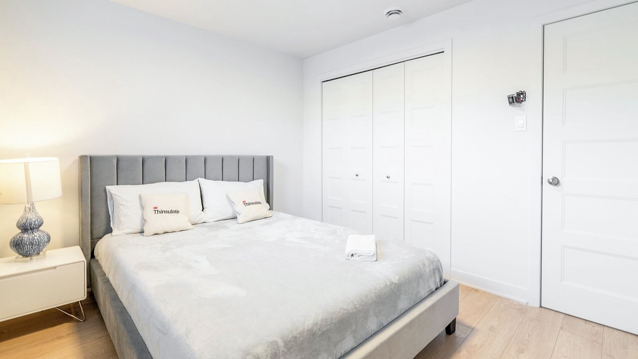 Photo of Bedroom in Longueuil