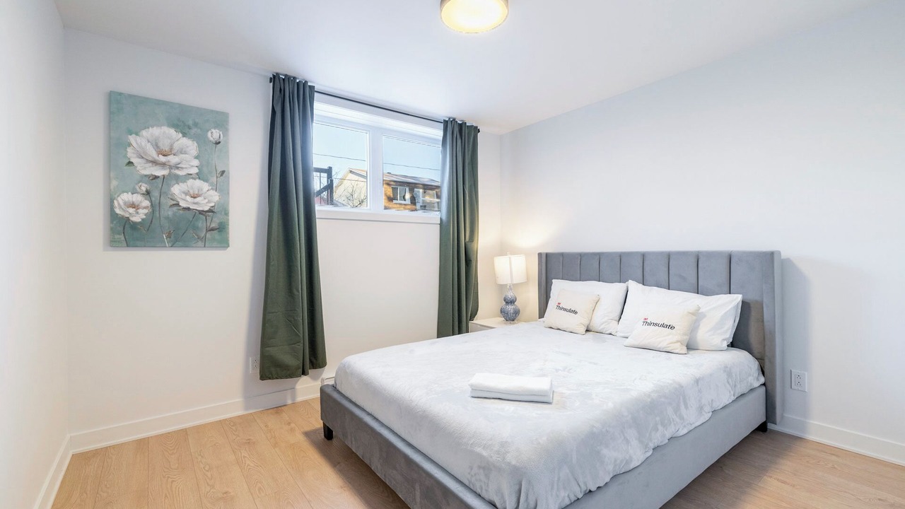 Photo of Bedroom in Longueuil