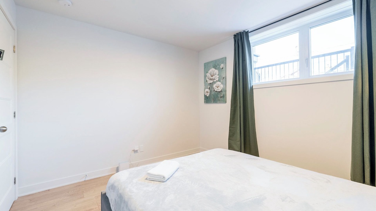 Photo of Bedroom in Longueuil