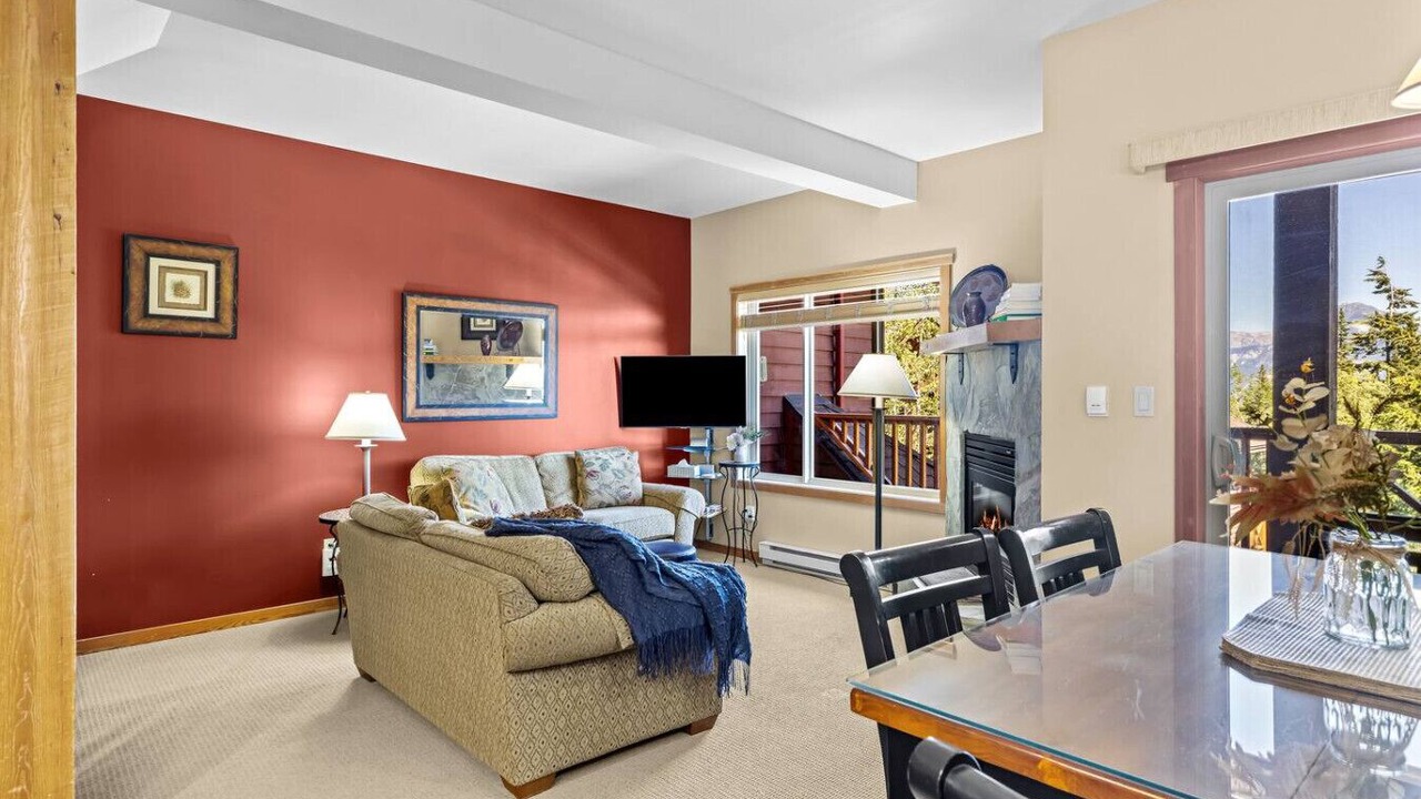 Photo of Livingroom in Golden