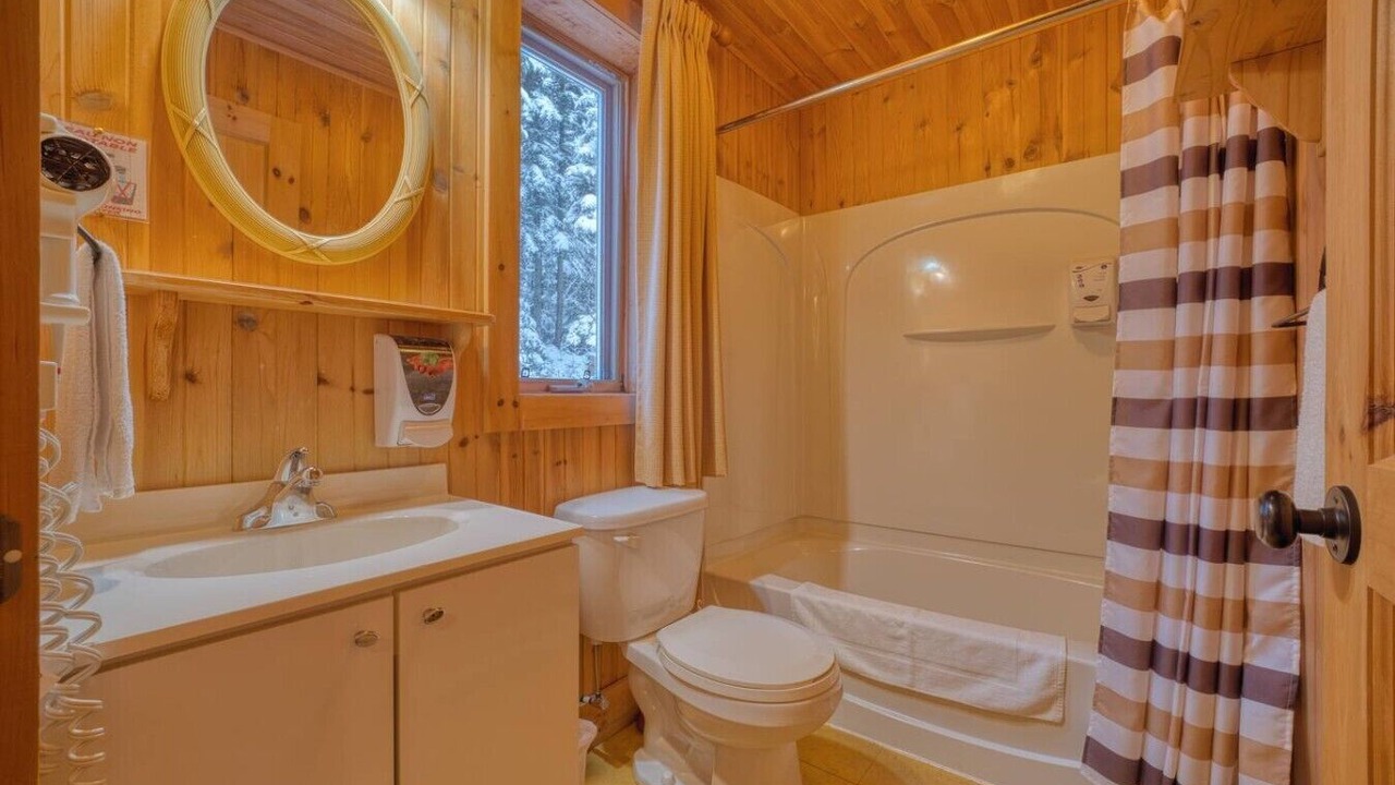 Photo of Bathroom in Saint-Paul-de-Montminy