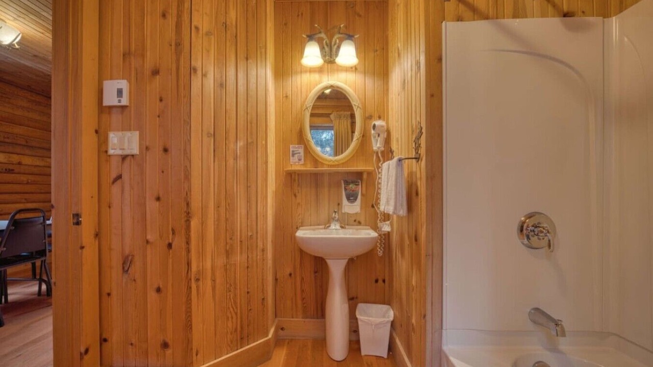 Photo of Bathroom in Saint-Paul-de-Montminy