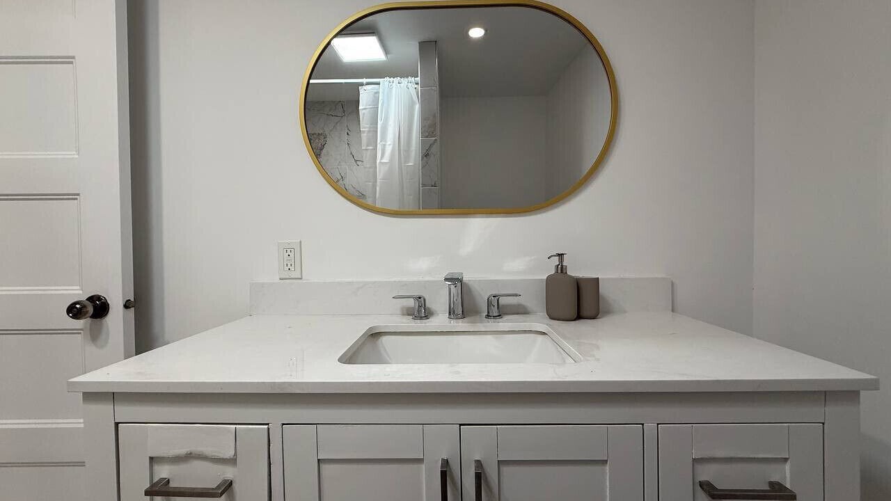 Photo of Bathroom in Longueuil