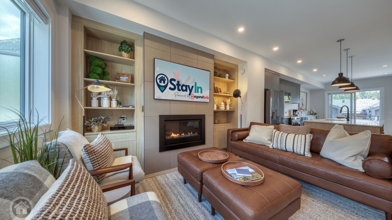 Photo of Livingroom in East Kootenay