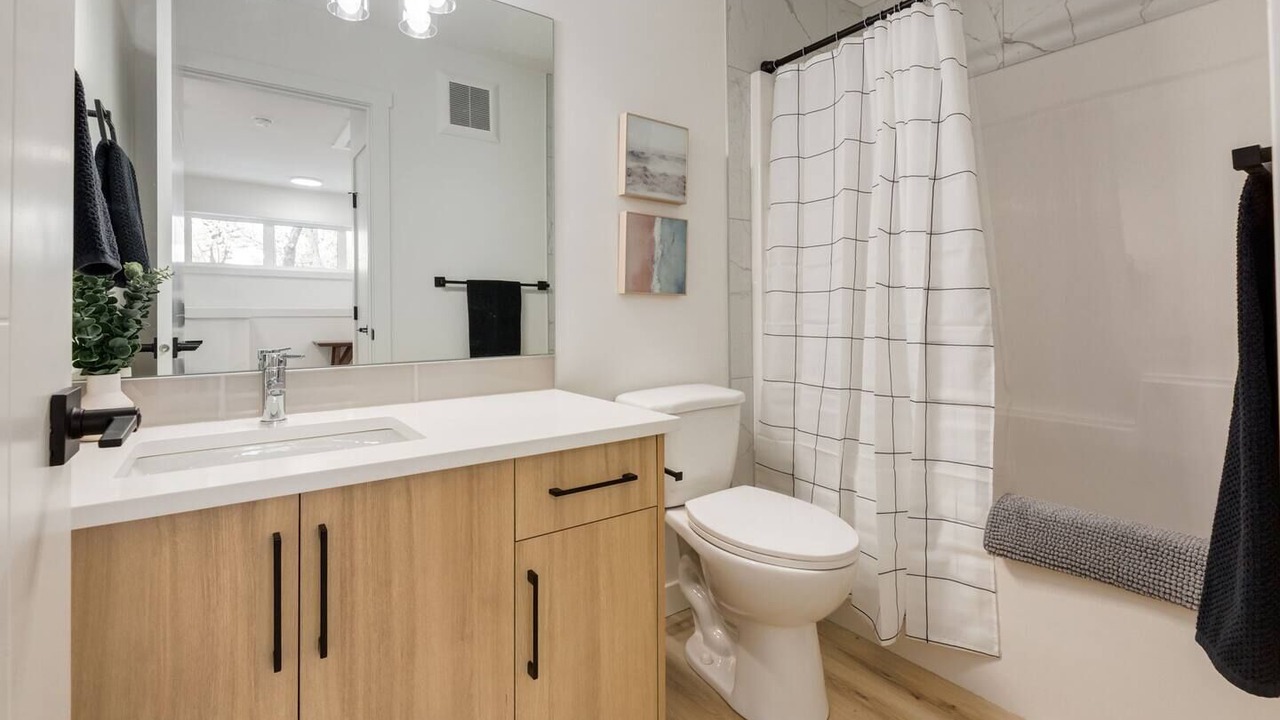Photo of Bathroom in Shaganappi