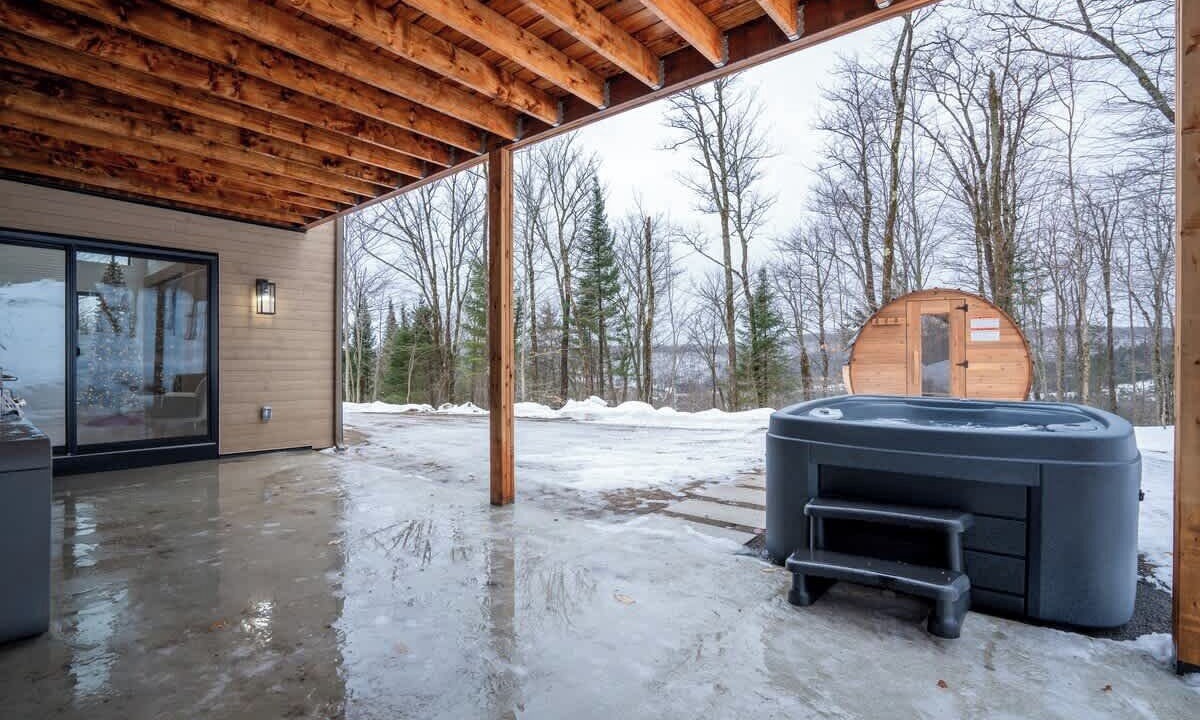 Photo of Patio Balcony in Saint-Faustin-Lac-Carre