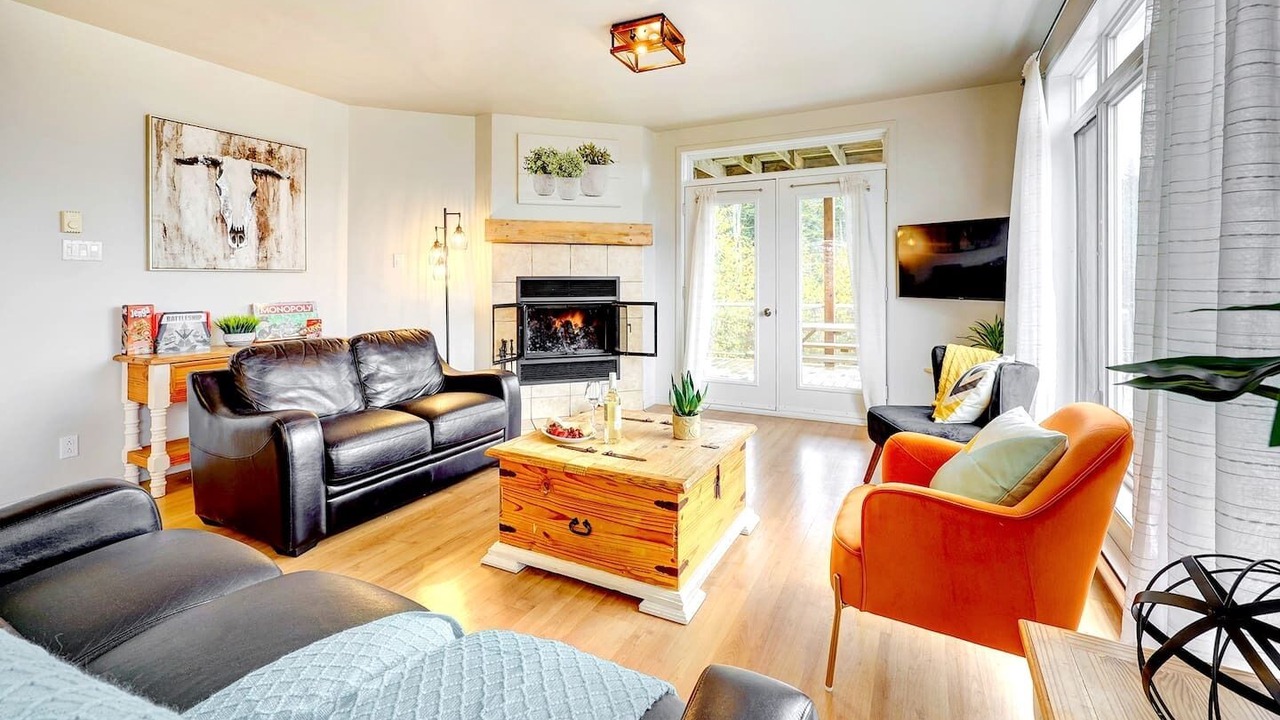 Photo of Livingroom in Petite-Riviere-Saint-Francois