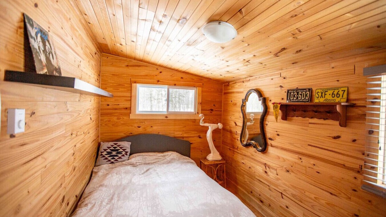 Photo of Bedroom in Pontiac