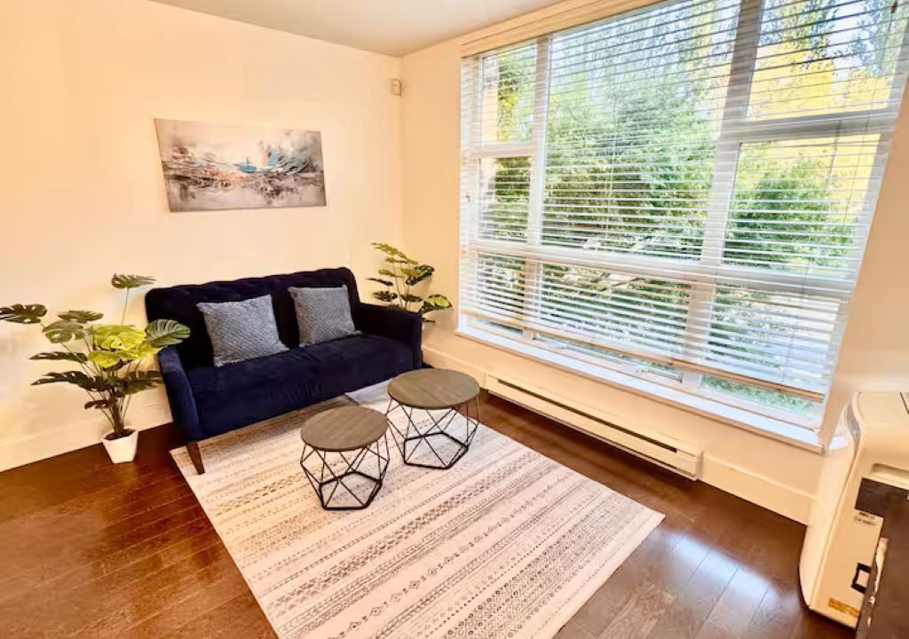 Photo of Livingroom in West Point Grey
