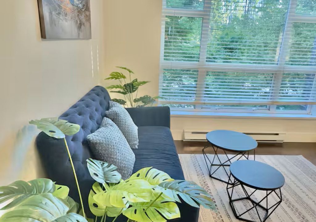 Photo of Livingroom in West Point Grey