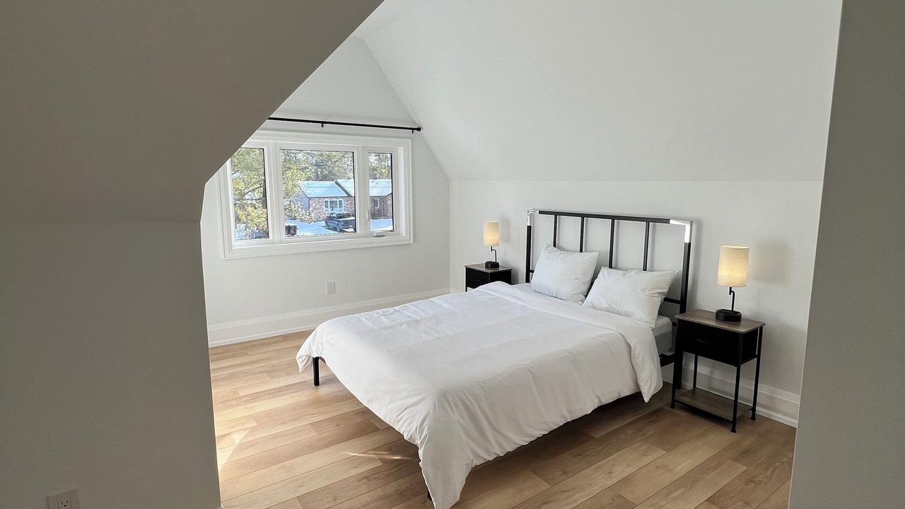 Photo of Bedroom in Alcona