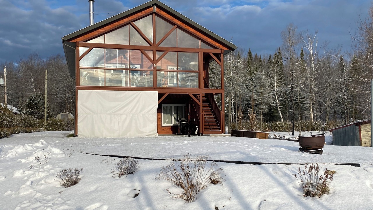 Photo of Outdoor in Adstock