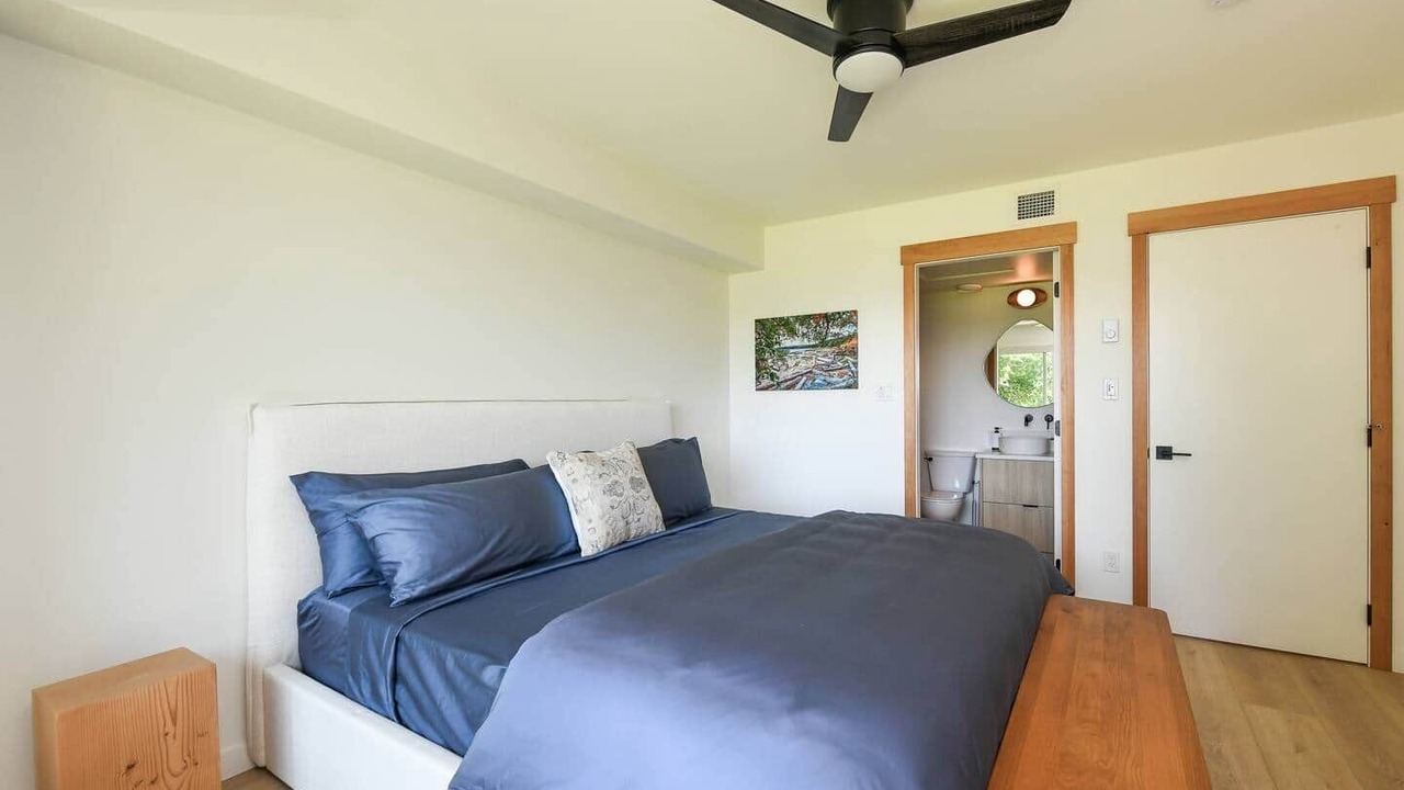 Photo of Bedroom in Hornby Island