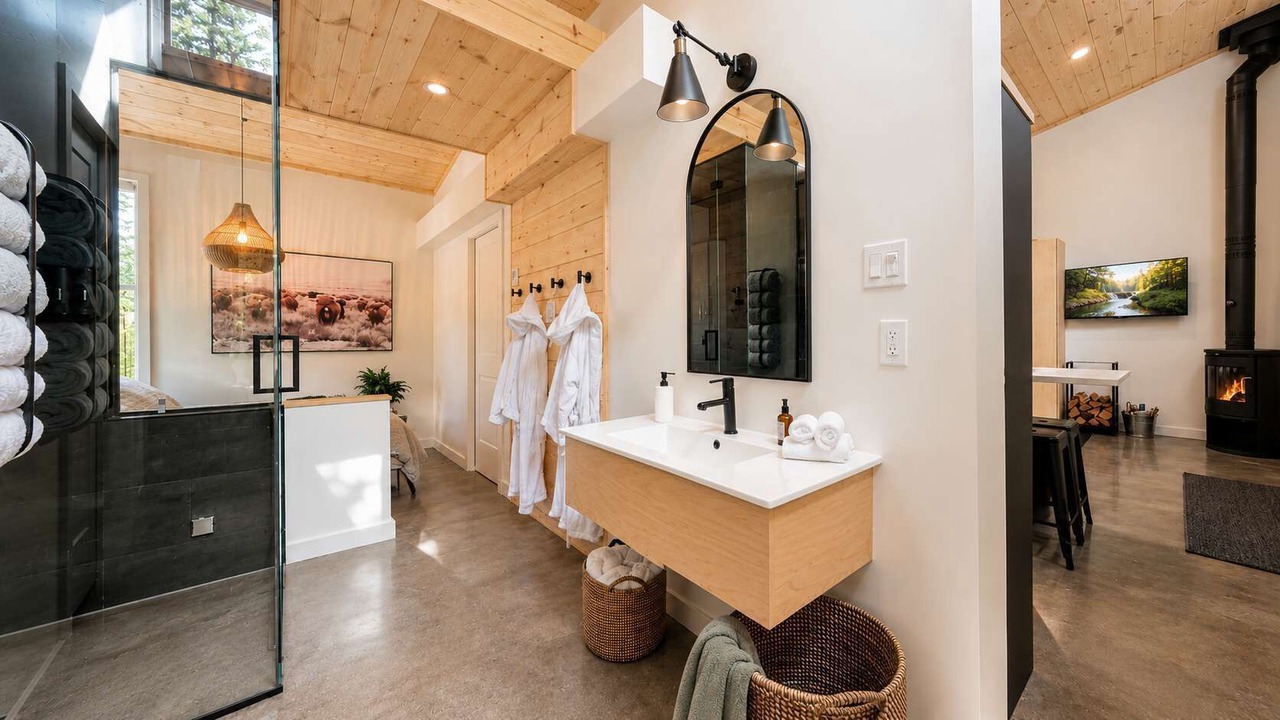 Photo of Bathroom in Notre-Dame-de-la-Merci
