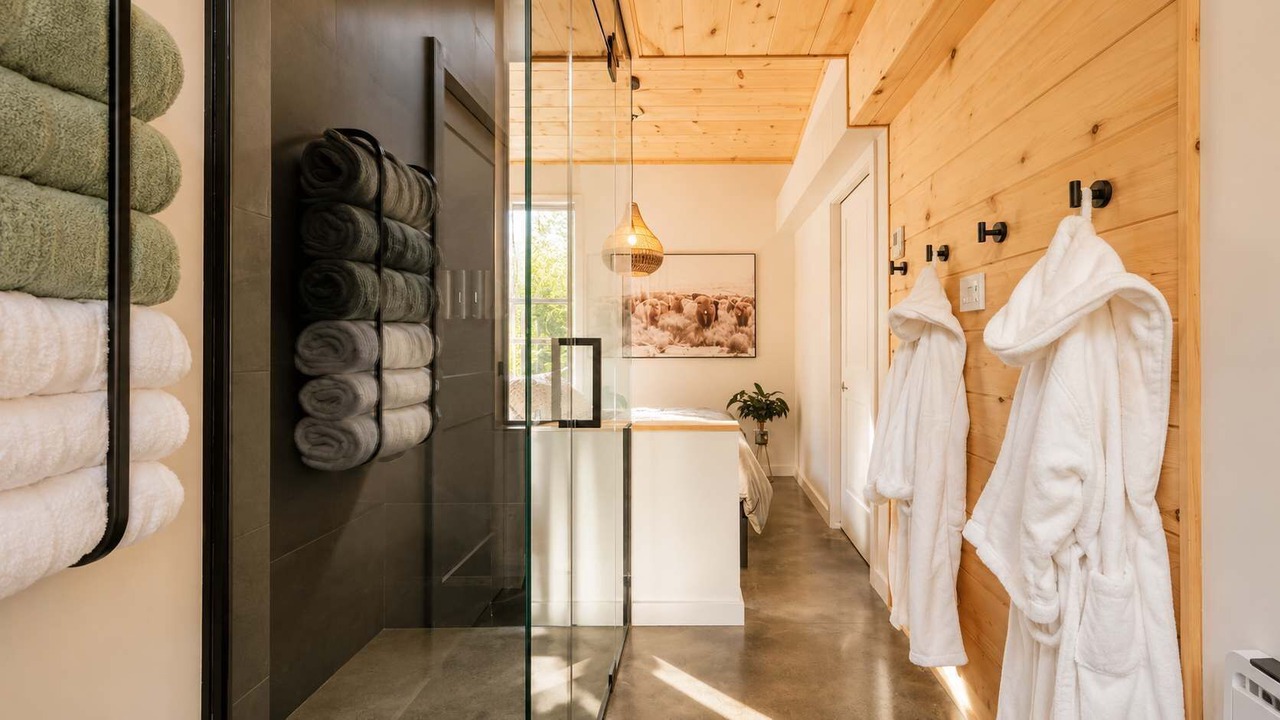Photo of Bedroom in Notre-Dame-de-la-Merci