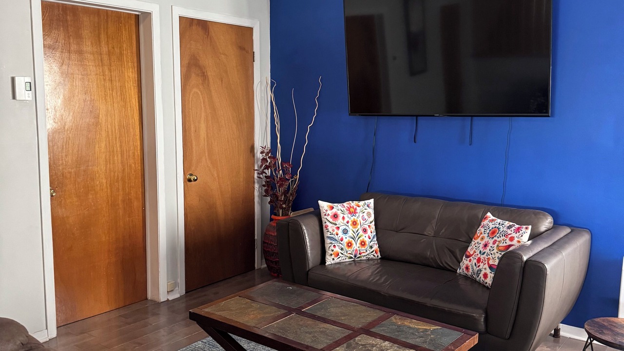 Photo of Livingroom in Chertsey