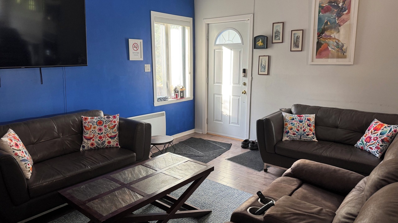 Photo of Livingroom in Chertsey