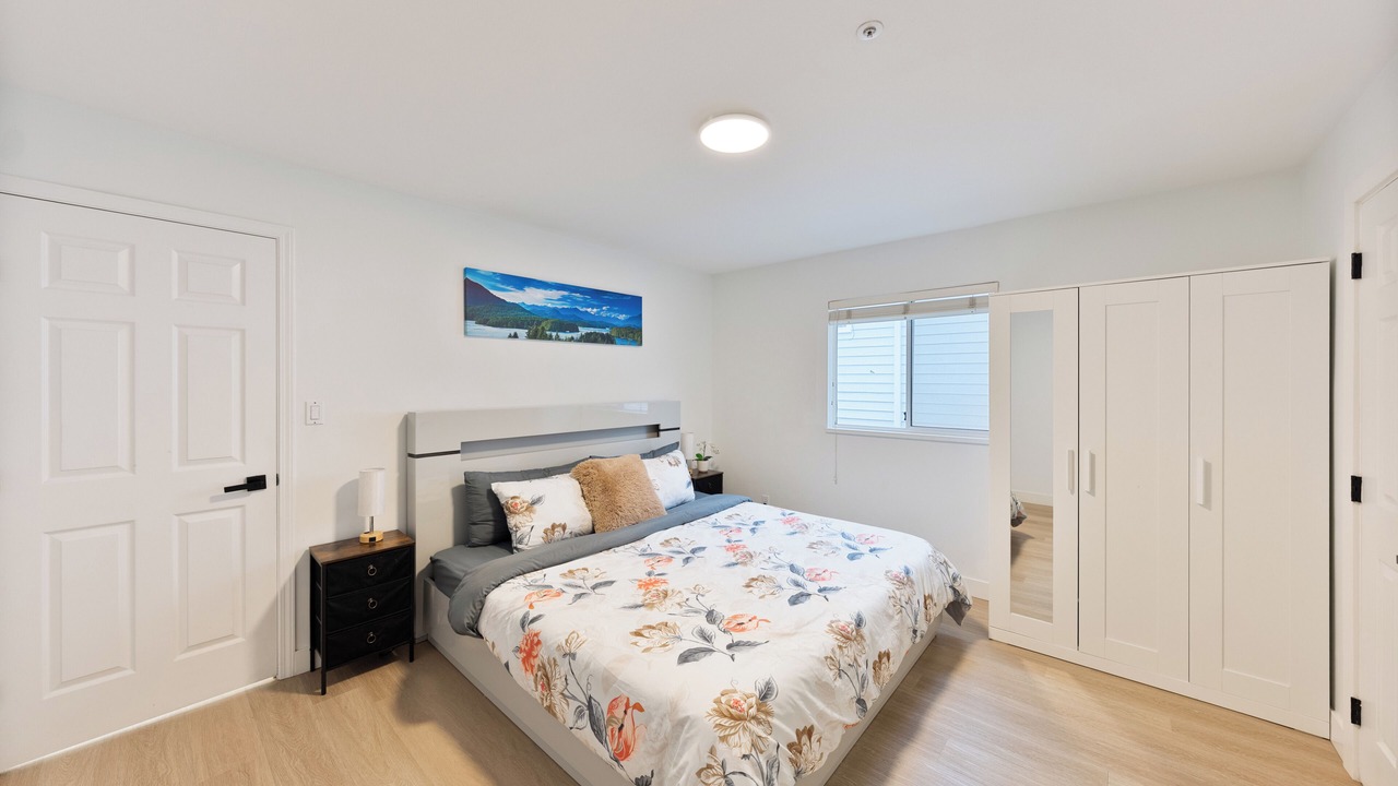 Photo of Bedroom in Sunset