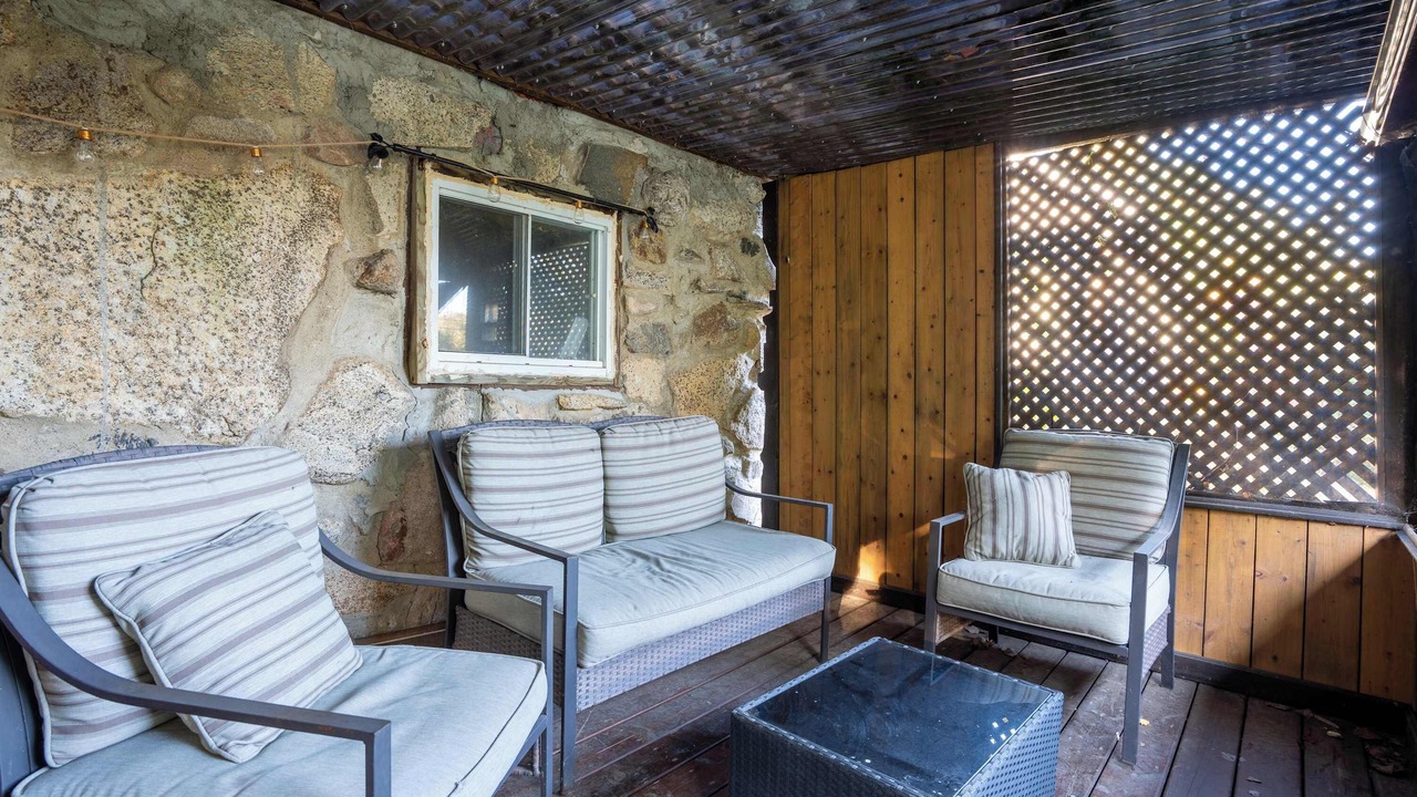 Photo of Patio Balcony in Entrelacs