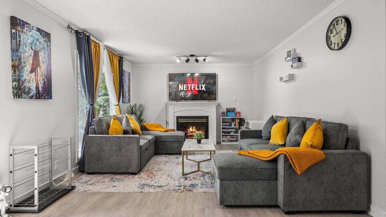 Photo of Livingroom in Southeast Calgary