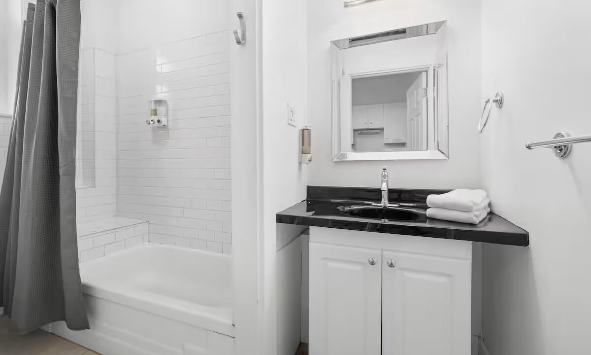 Photo of Bathroom in Cap-Blanc